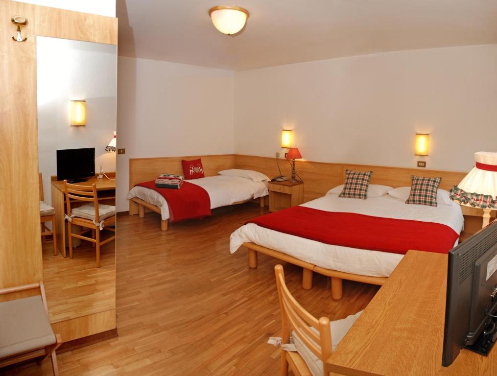 Albergo Centrale Santo Stefano Di Cadore Quarto foto